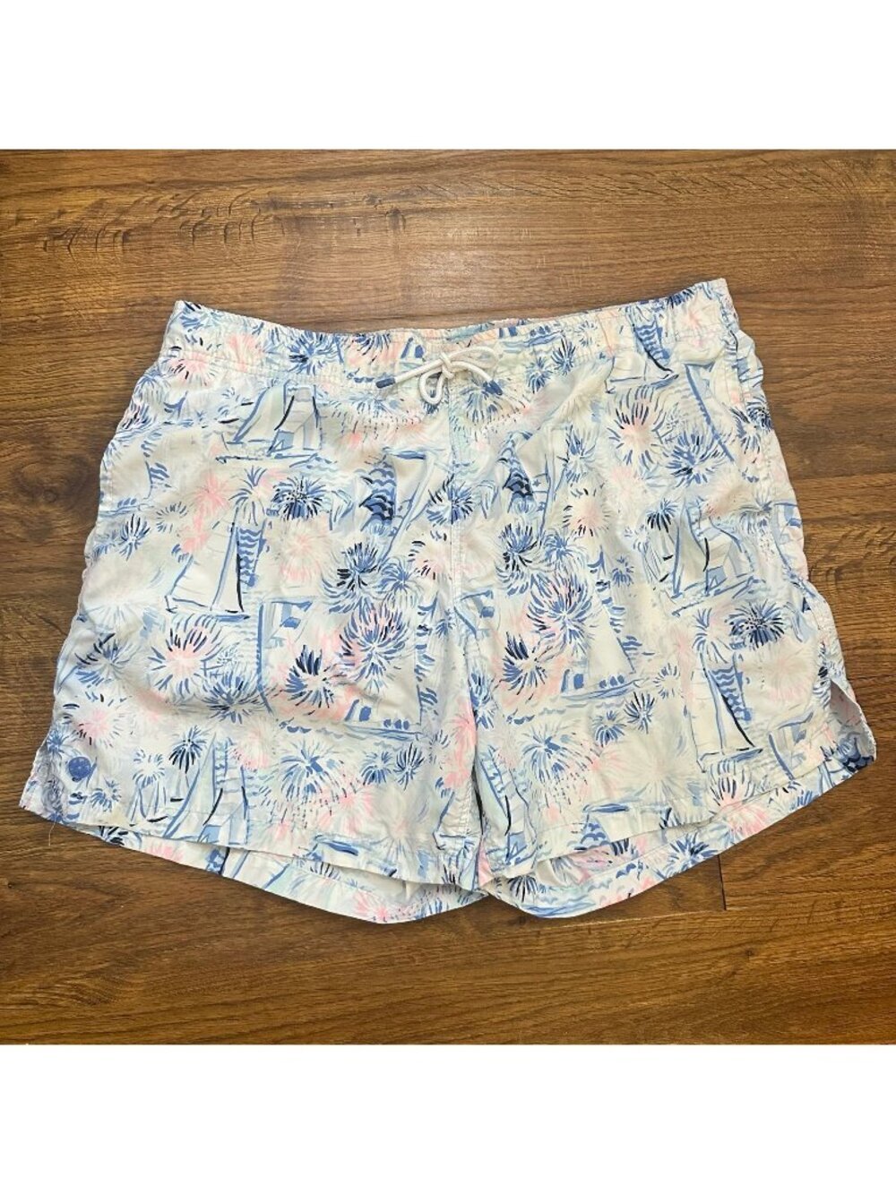 Lilly Pulitzer men’s Capri swim trunks L
